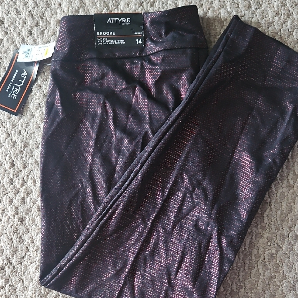 Attyre Black Ankle Leggings with Pink Accents